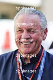 Alan Jones (AUS). 23.11.2018. Formula 1 World Championship, Rd 21, Abu Dhabi Grand Prix, Yas Marina Circuit, Abu Dhabi, Practice Day.