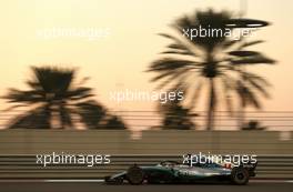 Lewis Hamilton (GBR) Mercedes AMG F1   23.11.2018. Formula 1 World Championship, Rd 21, Abu Dhabi Grand Prix, Yas Marina Circuit, Abu Dhabi, Practice Day.