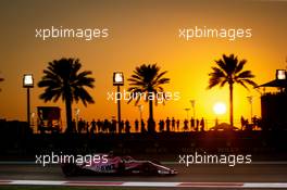 Esteban Ocon (FRA) Racing Point Force India F1 VJM11. 23.11.2018. Formula 1 World Championship, Rd 21, Abu Dhabi Grand Prix, Yas Marina Circuit, Abu Dhabi, Practice Day.