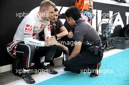 Kevin Magnussen (DEN) Haas VF-18. 25.11.2018. Formula 1 World Championship, Rd 21, Abu Dhabi Grand Prix, Yas Marina Circuit, Abu Dhabi, Race Day.