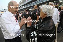 Peter Sauber and Bernie Ecclestone (GBR). 25.11.2018. Formula 1 World Championship, Rd 21, Abu Dhabi Grand Prix, Yas Marina Circuit, Abu Dhabi, Race Day.
