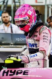 Esteban Ocon (FRA) Racing Point Force India F1 VJM11 on the grid. 25.11.2018. Formula 1 World Championship, Rd 21, Abu Dhabi Grand Prix, Yas Marina Circuit, Abu Dhabi, Race Day.