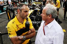 (L to R): Cyril Abiteboul (FRA) Renault Sport F1 Managing Director with Jerome Stoll (FRA) Renault Sport F1 President on the grid. 25.11.2018. Formula 1 World Championship, Rd 21, Abu Dhabi Grand Prix, Yas Marina Circuit, Abu Dhabi, Race Day.