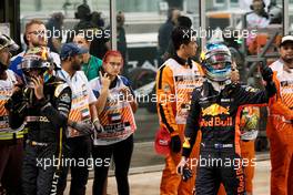 (L to R): Carlos Sainz Jr (ESP) Renault Sport F1 Team and Daniel Ricciardo (AUS) Red Bull Racing in parc ferme. 25.11.2018. Formula 1 World Championship, Rd 21, Abu Dhabi Grand Prix, Yas Marina Circuit, Abu Dhabi, Race Day.