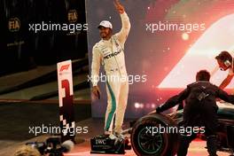 Race winner Lewis Hamilton (GBR) Mercedes AMG F1 W09 celebrates in parc ferme. 25.11.2018. Formula 1 World Championship, Rd 21, Abu Dhabi Grand Prix, Yas Marina Circuit, Abu Dhabi, Race Day.
