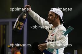 1st place Lewis Hamilton (GBR) Mercedes AMG F1 W09. 25.11.2018. Formula 1 World Championship, Rd 21, Abu Dhabi Grand Prix, Yas Marina Circuit, Abu Dhabi, Race Day.