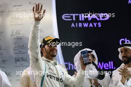 1st place Lewis Hamilton (GBR) Mercedes AMG F1 W09. 25.11.2018. Formula 1 World Championship, Rd 21, Abu Dhabi Grand Prix, Yas Marina Circuit, Abu Dhabi, Race Day.