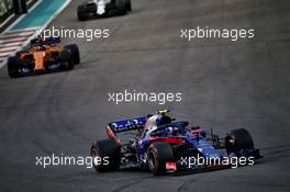 Pierre Gasly (FRA) Scuderia Toro Rosso STR13. 25.11.2018. Formula 1 World Championship, Rd 21, Abu Dhabi Grand Prix, Yas Marina Circuit, Abu Dhabi, Race Day.