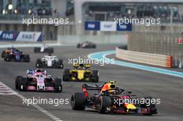 Max Verstappen (NLD) Red Bull Racing RB14. 25.11.2018. Formula 1 World Championship, Rd 21, Abu Dhabi Grand Prix, Yas Marina Circuit, Abu Dhabi, Race Day.