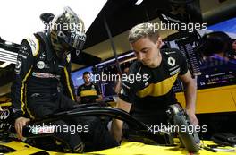 Nico Hulkenberg (GER) Renault Sport F1 Team  24.11.2018. Formula 1 World Championship, Rd 21, Abu Dhabi Grand Prix, Yas Marina Circuit, Abu Dhabi, Qualifying Day.
