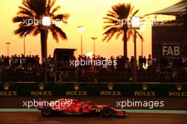 Sebastian Vettel (GER) Ferrari SF71H. 24.11.2018. Formula 1 World Championship, Rd 21, Abu Dhabi Grand Prix, Yas Marina Circuit, Abu Dhabi, Qualifying Day.