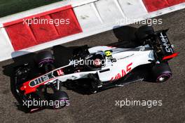 Kevin Magnussen (DEN) Haas VF-18. 24.11.2018. Formula 1 World Championship, Rd 21, Abu Dhabi Grand Prix, Yas Marina Circuit, Abu Dhabi, Qualifying Day.