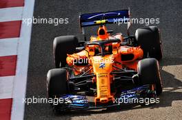 Stoffel Vandoorne (BEL) McLaren MCL33. 24.11.2018. Formula 1 World Championship, Rd 21, Abu Dhabi Grand Prix, Yas Marina Circuit, Abu Dhabi, Qualifying Day.