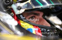 Carlos Sainz Jr (ESP) Renault F1 Team  24.11.2018. Formula 1 World Championship, Rd 21, Abu Dhabi Grand Prix, Yas Marina Circuit, Abu Dhabi, Qualifying Day.