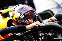 Max Verstappen (NLD) Red Bull Racing RB14. 24.11.2018. Formula 1 World Championship, Rd 21, Abu Dhabi Grand Prix, Yas Marina Circuit, Abu Dhabi, Qualifying Day.