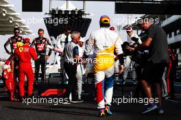 Fernando Alonso (ESP) McLaren at the drivers end of season photograph. 25.11.2018. Formula 1 World Championship, Rd 21, Abu Dhabi Grand Prix, Yas Marina Circuit, Abu Dhabi, Race Day.