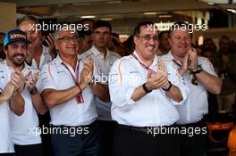 Fernando Alonso (ESP) McLaren (Left) with Sheikh Mohammed bin Essa Al Khalifa (BRN) CEO of the Bahrain Economic Development Board and McLaren Shareholder and Zak Brown (USA) McLaren Executive Director. 25.11.2018. Formula 1 World Championship, Rd 21, Abu Dhabi Grand Prix, Yas Marina Circuit, Abu Dhabi, Race Day.