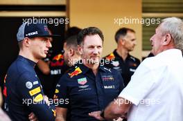 (L to R): Max Verstappen (NLD) Red Bull Racing with Christian Horner (GBR) Red Bull Racing Team Principal and Dr Helmut Marko (AUT) Red Bull Motorsport Consultant. 22.11.2018. Formula 1 World Championship, Rd 21, Abu Dhabi Grand Prix, Yas Marina Circuit, Abu Dhabi, Preparation Day.