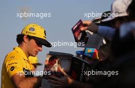 Carlos Sainz Jr (ESP) Renault F1 Team  22.11.2018. Formula 1 World Championship, Rd 21, Abu Dhabi Grand Prix, Yas Marina Circuit, Abu Dhabi, Preparation Day.