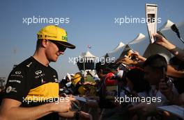 Nico Hulkenberg (GER) Renault Sport F1 Team  22.11.2018. Formula 1 World Championship, Rd 21, Abu Dhabi Grand Prix, Yas Marina Circuit, Abu Dhabi, Preparation Day.