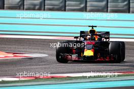 Max Verstappen (NLD) Red Bull Racing RB14. 27.11.2018. Formula 1 Testing, Yas Marina Circuit, Abu Dhabi, Wednesday.