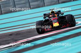 Max Verstappen (NLD) Red Bull Racing RB14 runs wide. 27.11.2018. Formula 1 Testing, Yas Marina Circuit, Abu Dhabi, Wednesday.