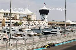 Nico Hulkenberg (GER) Renault Sport F1 Team RS18. 27.11.2018. Formula 1 Testing, Yas Marina Circuit, Abu Dhabi, Wednesday.