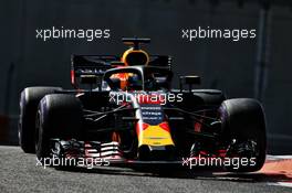 Pierre Gasly (FRA) Red Bull Racing RB14. 28.11.2018. Formula 1 Testing, Yas Marina Circuit, Abu Dhabi, Wednesday.