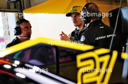 Nico Hulkenberg (GER) Renault Sport F1 Team with Mark Slade (GBR) Renault Sport F1 Team Race Engineer. 19.10.2018. Formula 1 World Championship, Rd 18, United States Grand Prix, Austin, Texas, USA, Practice Day.