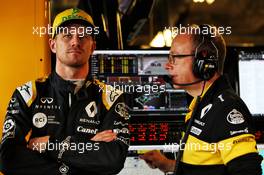 (L to R): Nico Hulkenberg (GER) Renault Sport F1 Team with Mark Slade (GBR) Renault Sport F1 Team Race Engineer. 19.10.2018. Formula 1 World Championship, Rd 18, United States Grand Prix, Austin, Texas, USA, Practice Day.