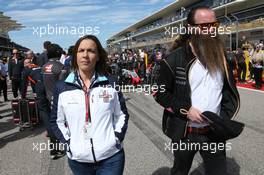 Claire Williams (GBR) Williams Deputy Team Principal.  and William Storey of Rich Energy drinks. 21.10.2018. Formula 1 World Championship, Rd 18, United States Grand Prix, Austin, Texas, USA, Race Day.