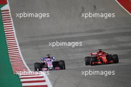 Sergio Perez (MEX) Racing Point Force India F1 VJM11 and Sebastian Vettel (GER) Ferrari SF71H. 21.10.2018. Formula 1 World Championship, Rd 18, United States Grand Prix, Austin, Texas, USA, Race Day.