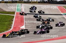 Nico Hulkenberg (GER) Renault Sport F1 Team RS18 at the start of the race. 21.10.2018. Formula 1 World Championship, Rd 18, United States Grand Prix, Austin, Texas, USA, Race Day.