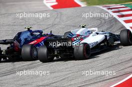 Pierre Gasly (FRA) Scuderia Toro Rosso STR13 and Sergey Sirotkin (RUS) Williams FW41 battle for position. 21.10.2018. Formula 1 World Championship, Rd 18, United States Grand Prix, Austin, Texas, USA, Race Day.