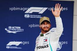 Lewis Hamilton (GBR) Mercedes AMG F1 celebrates his pole position in qualifying parc ferme. 20.10.2018. Formula 1 World Championship, Rd 18, United States Grand Prix, Austin, Texas, USA, Qualifying Day.