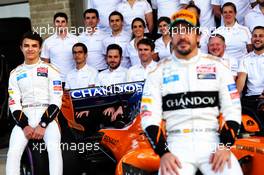 Lando Norris (GBR) McLaren Test Driver and Fernando Alonso (ESP) McLaren at a team photograph. 21.10.2018. Formula 1 World Championship, Rd 18, United States Grand Prix, Austin, Texas, USA, Race Day.