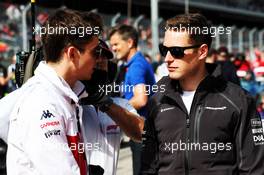 (L to R): Charles Leclerc (MON) Sauber F1 Team and Stoffel Vandoorne (BEL) McLaren on the drivers parade. 21.10.2018. Formula 1 World Championship, Rd 18, United States Grand Prix, Austin, Texas, USA, Race Day.