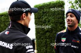 (L to R): George Russell (GBR) Art Grand Prix / Mercedes AMG F1 Reserve Driver with Daniel Ricciardo (AUS) Red Bull Racing. 18.10.2018. Formula 1 World Championship, Rd 18, United States Grand Prix, Austin, Texas, USA, Preparation Day.