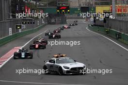 Race 1, The Safety car and Alexander Albon (THA) DAMS 28.04.2018. FIA Formula 2 Championship, Rd 2, Baku, Azerbaijan, Saturday.