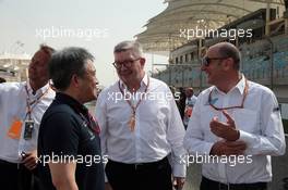 Race 2, Ross Brawn (GBR) Formula One Managing Director of Motorsports and Bruno Michel 08.04.2018. FIA Formula 2 Championship, Rd 1, Sakhir, Bahrain, Sunday.