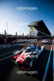 Mike Conway (GBR) / Kamui Kobayashi (JPN) / Jose Maria Lopez (ARG) #07 Toyota Gazoo Racing Toyota TS050 Hybrid in the pits. 13.06.2018. FIA World Endurance Championship, Le Mans 24 Hours, Practice, Le Mans, France. Wednesday.