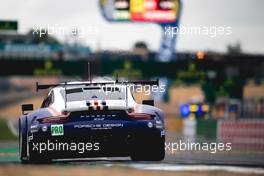 Richard Lietz (AUT) / Gianmaria Bruni (ITA) / Frederic Makowiecki (FRA) #91 Porsche GT Team, Porsche 911 RSR. 14.06.2018. FIA World Endurance Championship, Le Mans 24 Hours, Qualifying, Le Mans, France. Thursday.