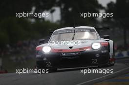 Patrick Pilet (FRA) / Nick Tandy (GBR) / Earl Bamber (NZL) #93 Porsche GT Team, Porsche 911 RSR. 16-17.06.2018. FIA World Endurance Championship, Le Mans 24 Hours, Race, Le Mans, France.