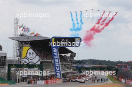 The Patrouille de France flies over the grid before the start of the Le Mans 24 Hour Race. 16-17.06.2018. FIA World Endurance Championship, Le Mans 24 Hours, Race, Le Mans, France.