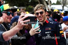 Pierre Gasly (FRA) Red Bull Racing with fans. 15.03.2019. Formula 1 World Championship, Rd 1, Australian Grand Prix, Albert Park, Melbourne, Australia, Practice Day.