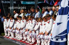Drivers and grid kids observe a minute's silence for the atrocities in New Zealand and the passing of Charlie Whiting. 17.03.2019. Formula 1 World Championship, Rd 1, Australian Grand Prix, Albert Park, Melbourne, Australia, Race Day.