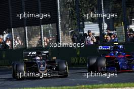 (L to R): Romain Grosjean (FRA) Haas F1 Team VF-19 and Alexander Albon (THA) Scuderia Toro Rosso STR14 battle for position. 17.03.2019. Formula 1 World Championship, Rd 1, Australian Grand Prix, Albert Park, Melbourne, Australia, Race Day.