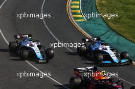 Robert Kubica (POL) Williams Racing FW42 with a broken front wing at the start of the race. 17.03.2019. Formula 1 World Championship, Rd 1, Australian Grand Prix, Albert Park, Melbourne, Australia, Race Day.