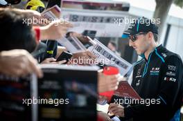 Robert Kubica (POL) Williams Racing signs autographs for the fans. 16.03.2019. Formula 1 World Championship, Rd 1, Australian Grand Prix, Albert Park, Melbourne, Australia, Qualifying Day.