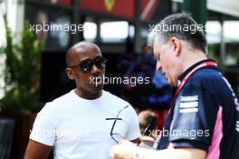 (L to R): Anthony Hamilton (GBR) with Otmar Szafnauer (USA) Racing Point F1 Team Principal and CEO. 16.03.2019. Formula 1 World Championship, Rd 1, Australian Grand Prix, Albert Park, Melbourne, Australia, Qualifying Day.